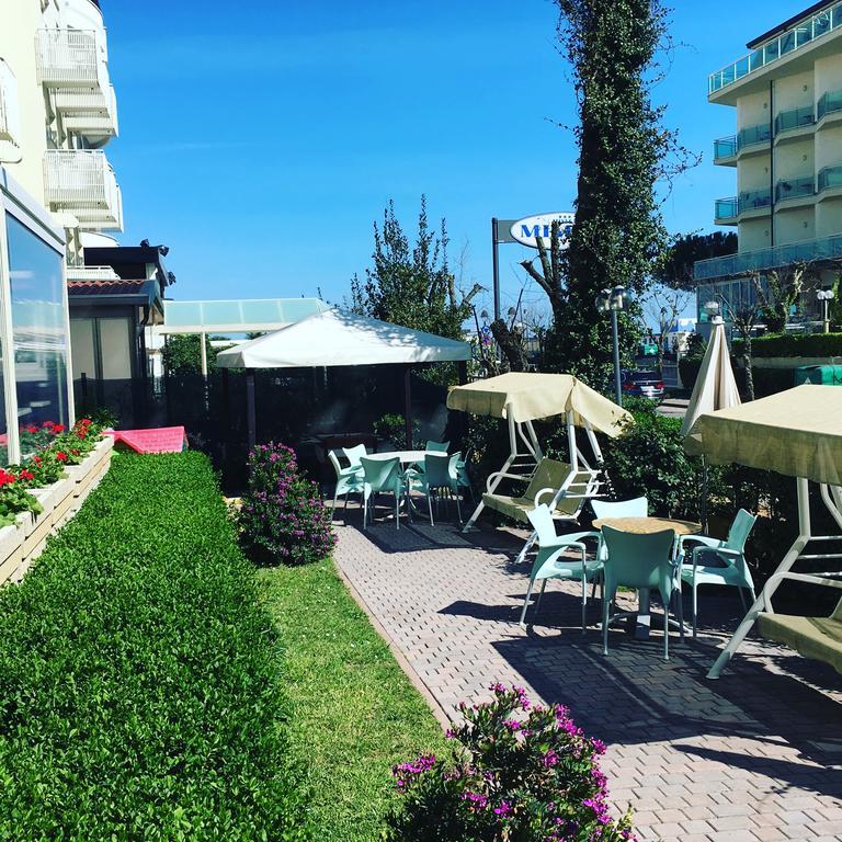 Hotel Consul Milano Marittima Bagian luar foto